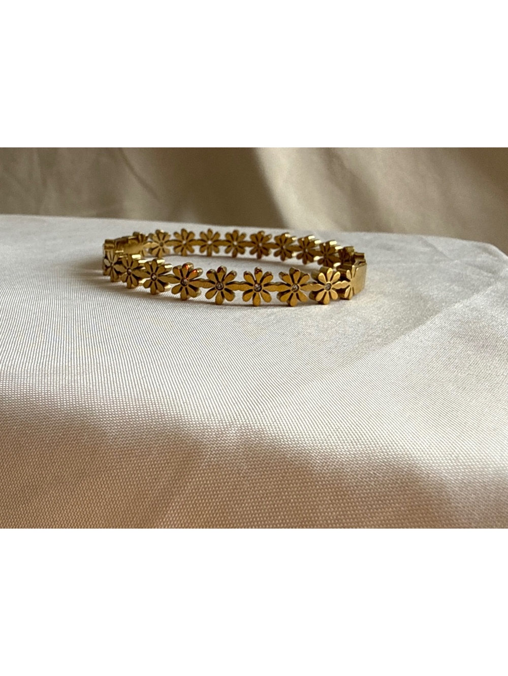 Stainless Steel Gold Daisy Flower Link Bracelet